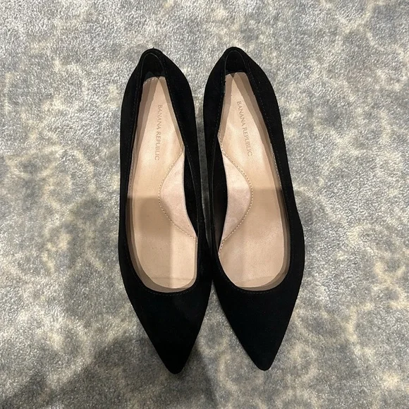 Banana Republic Kitten Heals - Picture 2 of 3